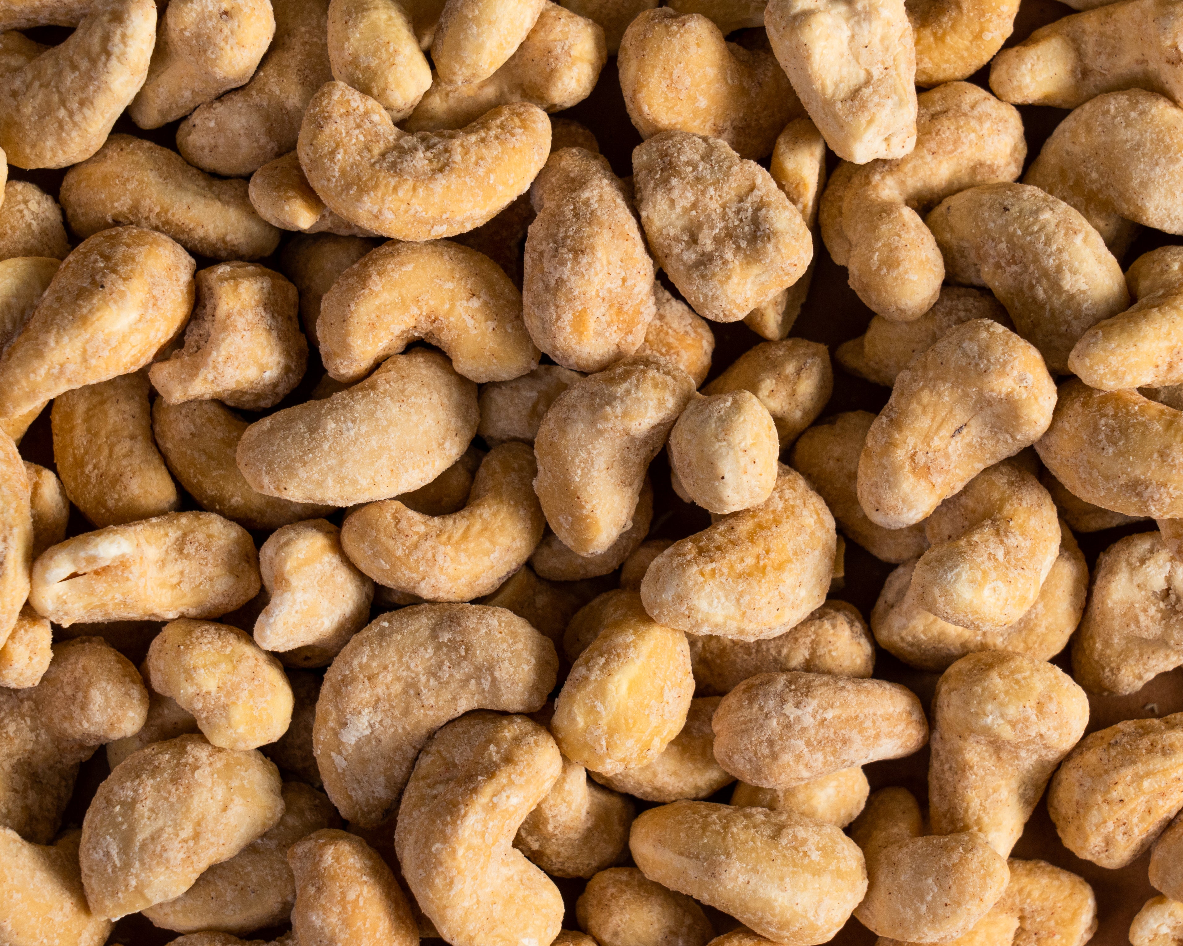 Cashewkerne honiggeröstet bio als Nahaufnahme ohne Verpackung