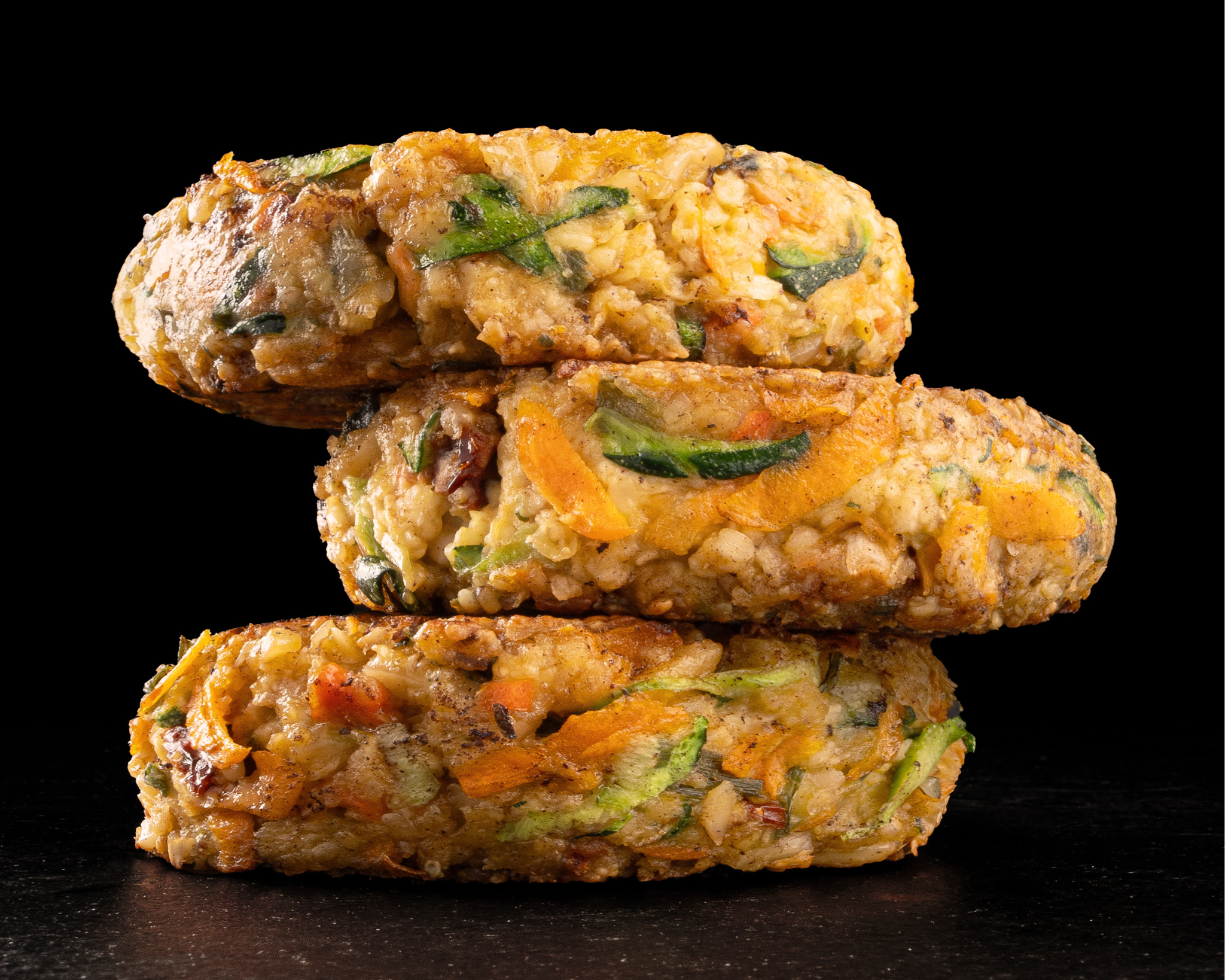 HEY BURGER - Vegan und Proteinreich 3 fertige Pattys gestapelt