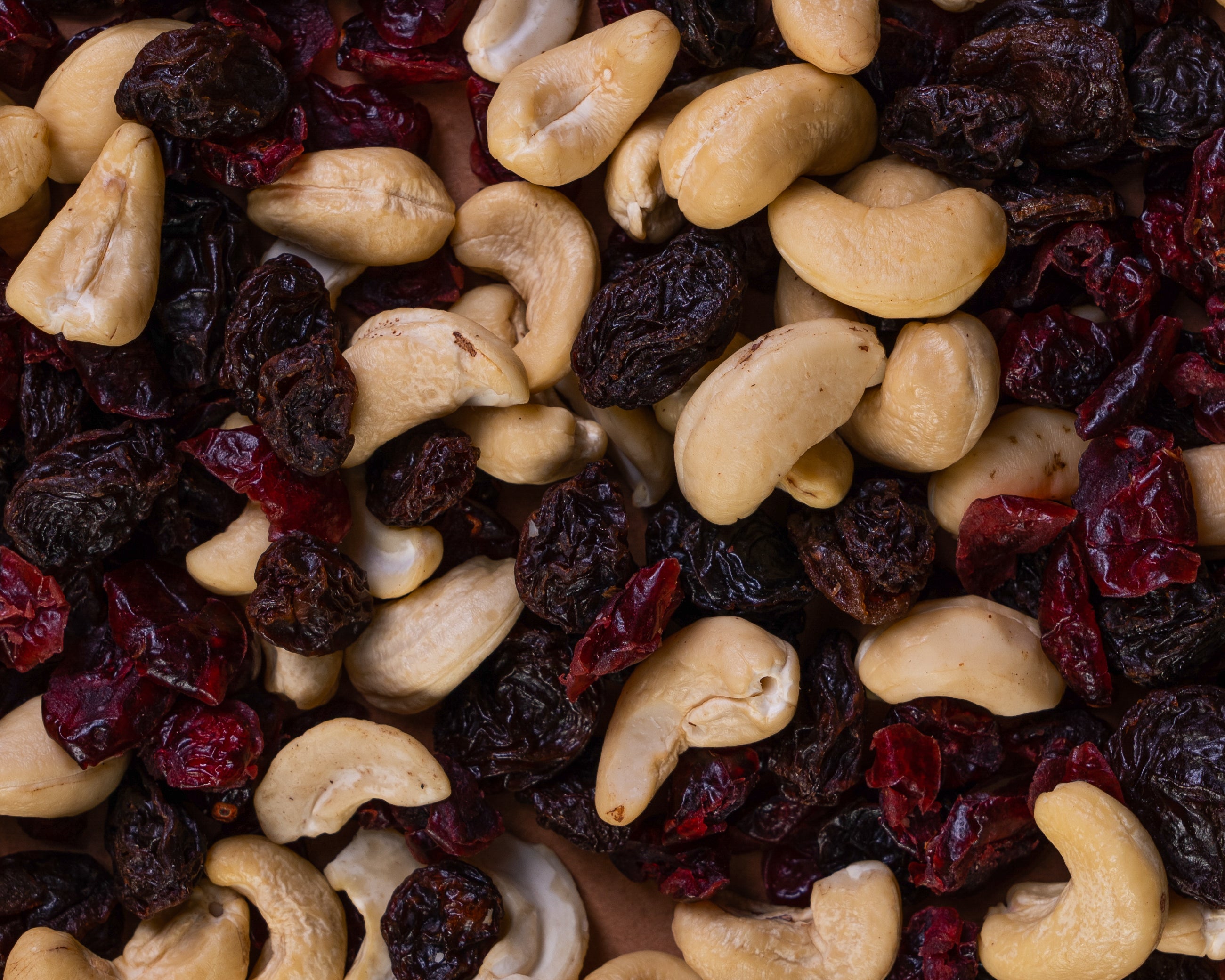 Cashew Cranberry Mix von HeyNuts als Nahaufnahme der Mischung ohne Verpackung