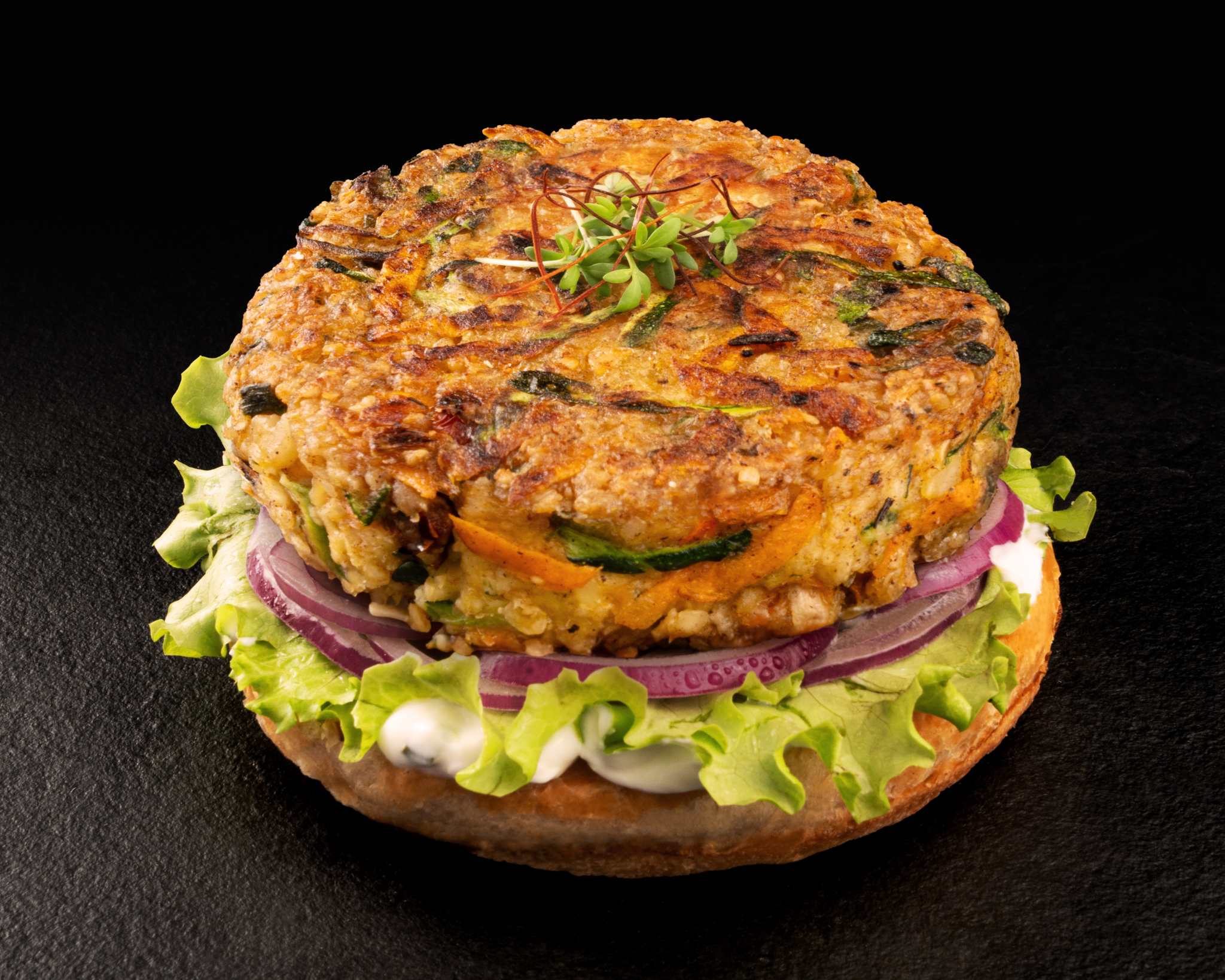 HEY BURGER - Vegan und Proteinreich ein Bild des fertigen Burgers