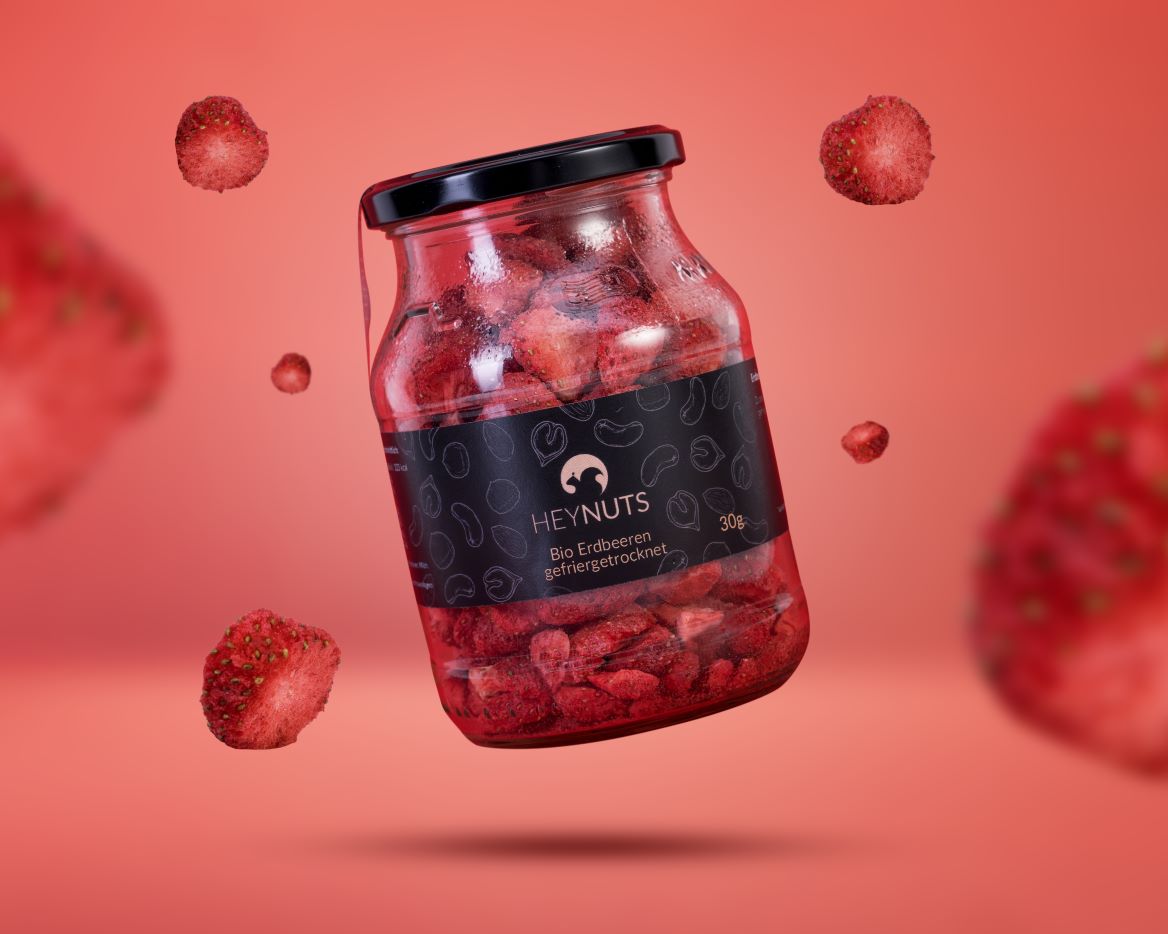 Erdbeeren gefriergetrocknet BIO im Pfandglas
